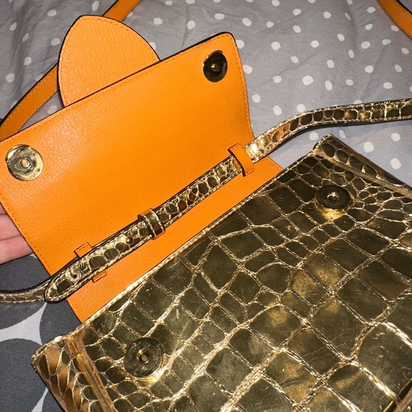 MARC JACOBS GOLD CROCODILE CROSSBODY BAG - Picture 8 of 12